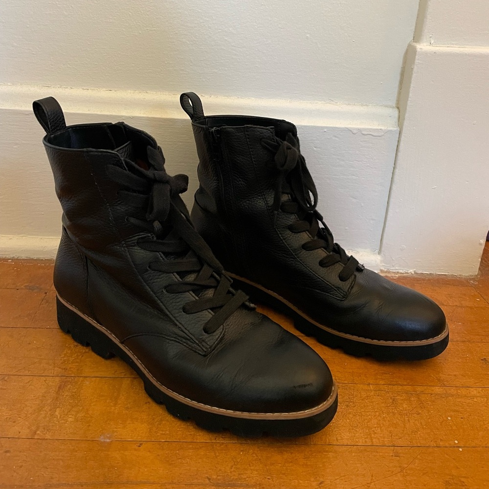 Vionic Lani Boots size 7.5